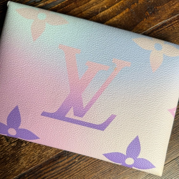 Louis Vuitton Large Kirigami Pochette In Sunrise Pastel - Picture 10 of 16